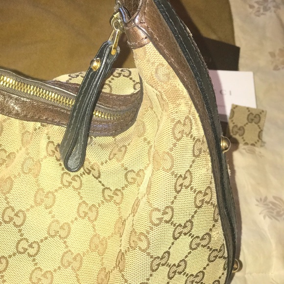 Gucci Hobo Handbag. Make me an offer! - Picture 4 of 8